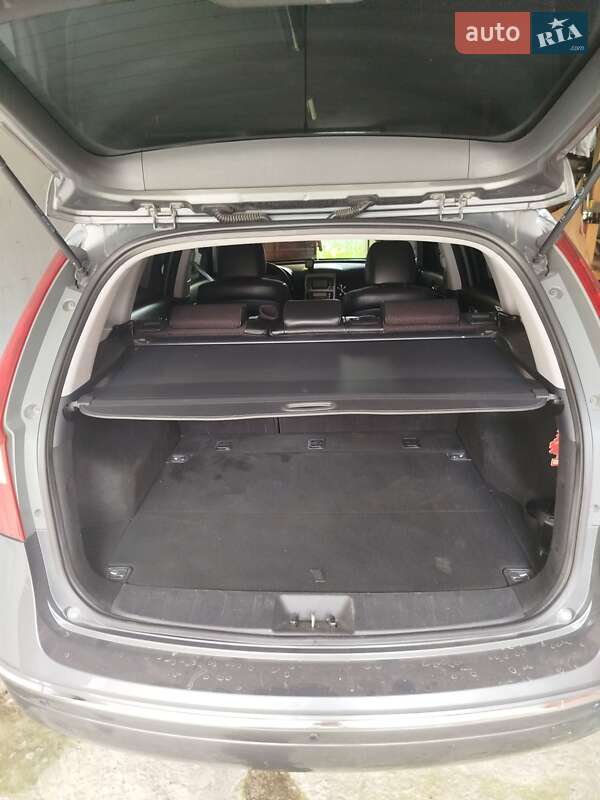 Универсал Hyundai i30 2009 в Иршаве