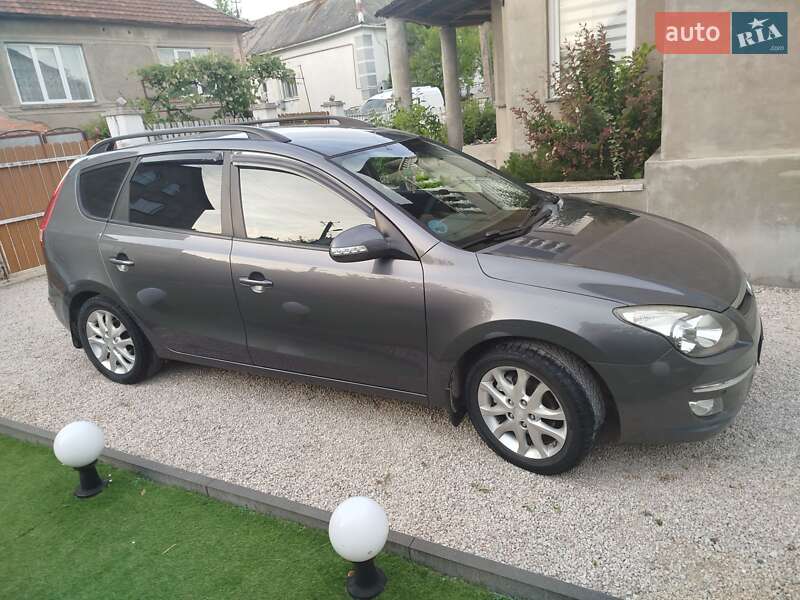 Универсал Hyundai i30 2009 в Иршаве