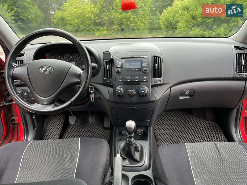 Хэтчбек Hyundai i30 2009 в Макарове