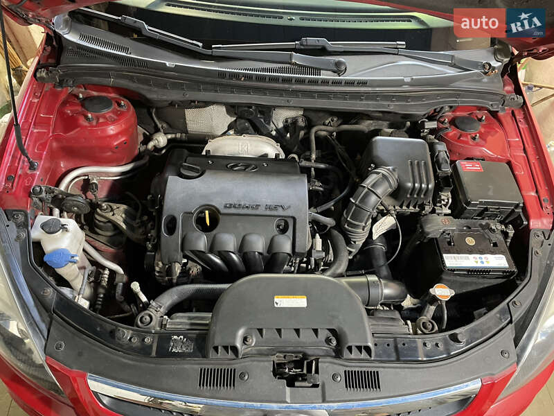 Хэтчбек Hyundai i30 2009 в Макарове