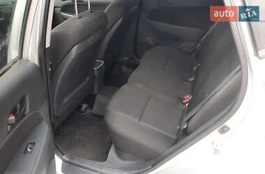 Хэтчбек Hyundai i30 2011 в 