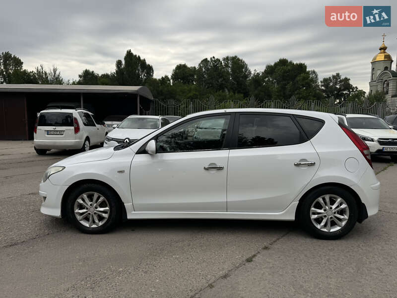 Хэтчбек Hyundai i30 2010 в Днепре