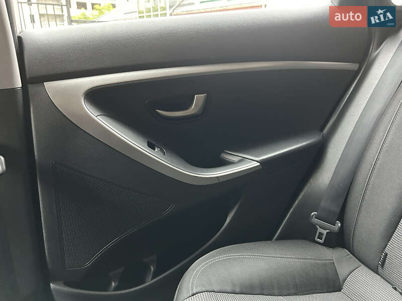 Хэтчбек Hyundai i30 2012 в Киеве