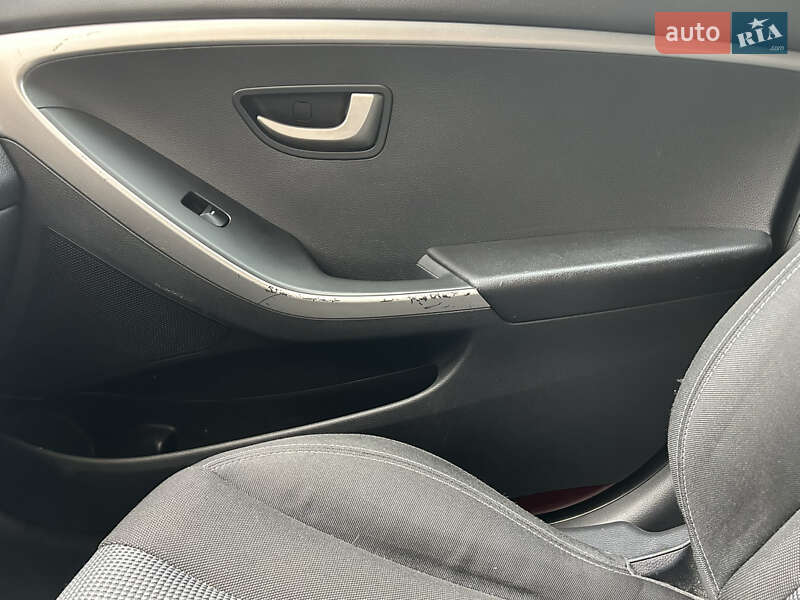 Хэтчбек Hyundai i30 2012 в Киеве