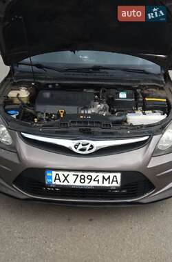 Универсал Hyundai i30 2012 в 