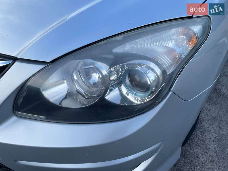 Хэтчбек Hyundai i30 2011 в Харькове