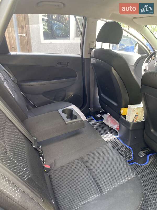 Универсал Hyundai i30 2010 в Нежине
