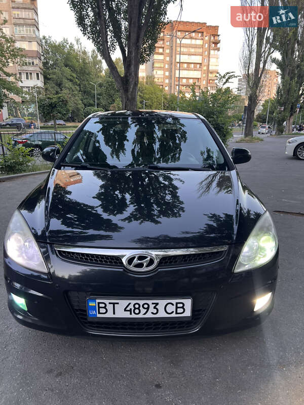 Хэтчбек Hyundai i30 2008 в Виннице