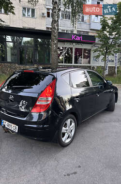 Хэтчбек Hyundai i30 2008 в 