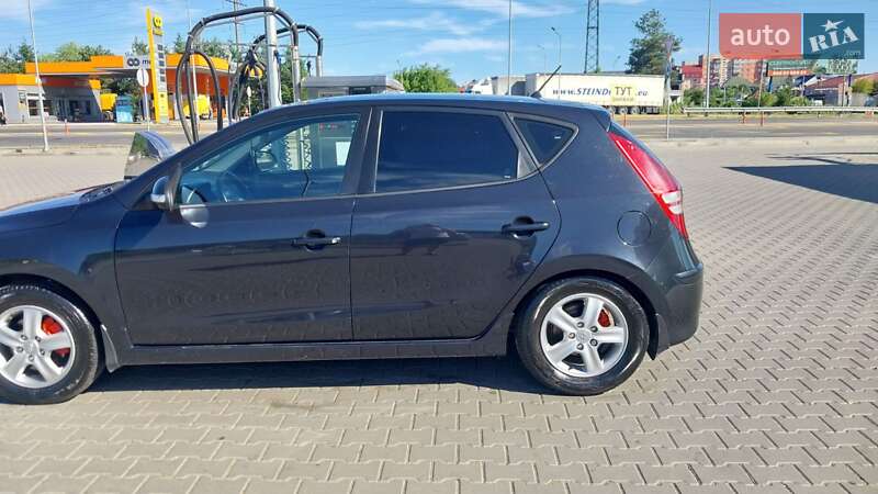 Хетчбек Hyundai i30 2010 в Мукачевому