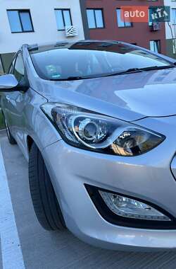 Універсал Hyundai i30 2014 в Рівному