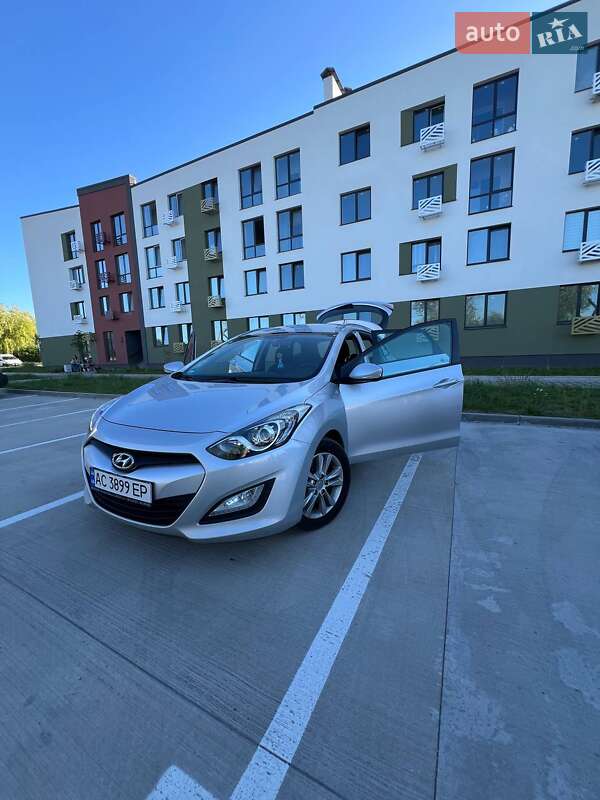 Универсал Hyundai i30 2014 в Ровно