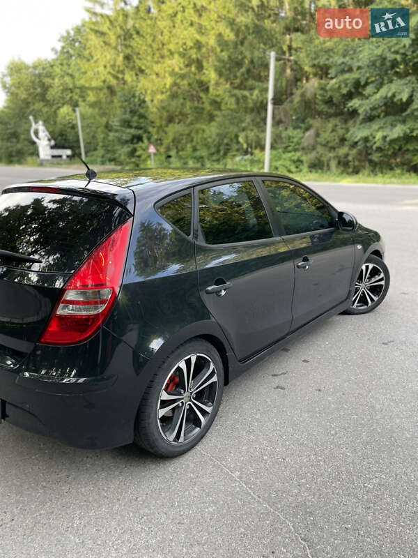 Хэтчбек Hyundai i30 2010 в Хмельнике фото 5 Хэтчбек Hyundai i30 2010 в Хмельнике