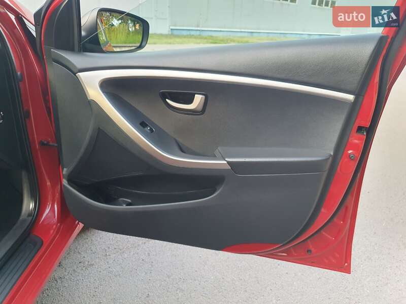 Хэтчбек Hyundai i30 2012 в Ровно