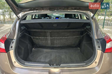 Хэтчбек Hyundai i30 2012 в 
