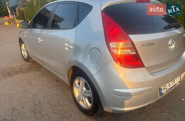 Хэтчбек Hyundai i30 2008 в 