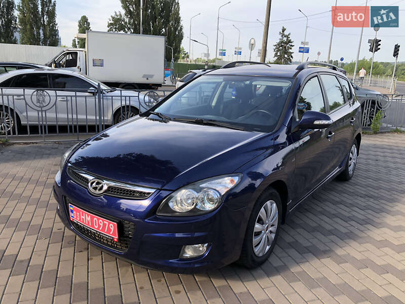 Универсал Hyundai i30 2011 в Киеве