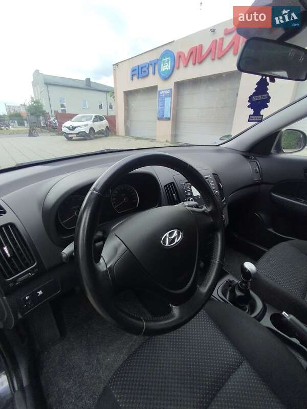 Универсал Hyundai i30 2009 в Луцке