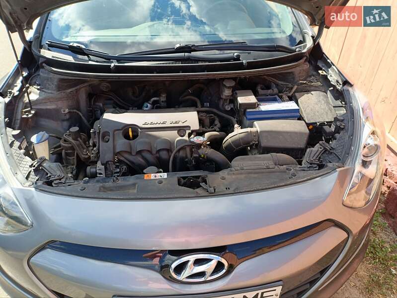 Хэтчбек Hyundai i30 2013 в Киеве