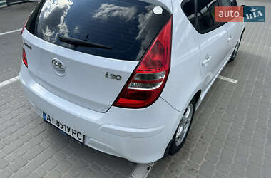 Хэтчбек Hyundai i30 2010 в 