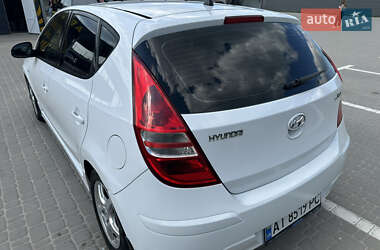 Хэтчбек Hyundai i30 2010 в 