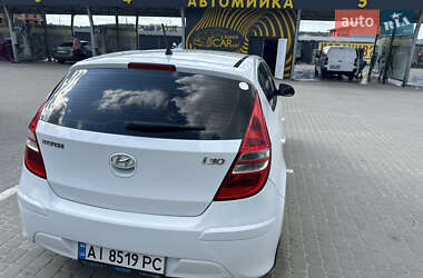 Хэтчбек Hyundai i30 2010 в 