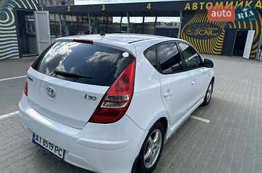 Хэтчбек Hyundai i30 2010 в 