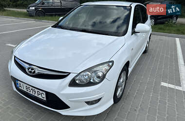 Хэтчбек Hyundai i30 2010 в 