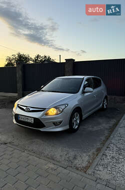 Хэтчбек Hyundai i30 2011 в Сумах