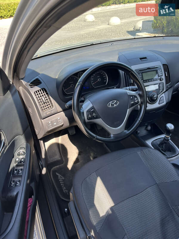 Универсал Hyundai i30 2008 в Днепре