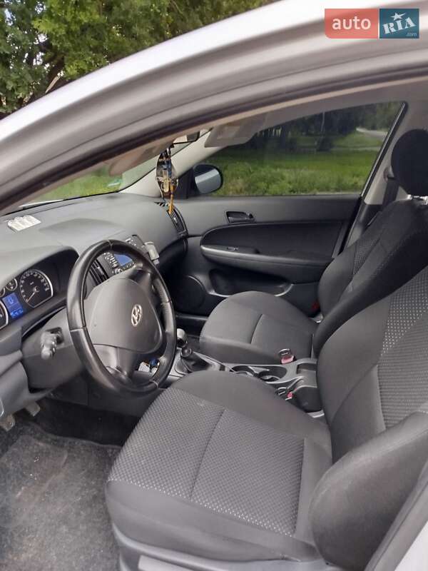 Универсал Hyundai i30 2009 в Конотопе