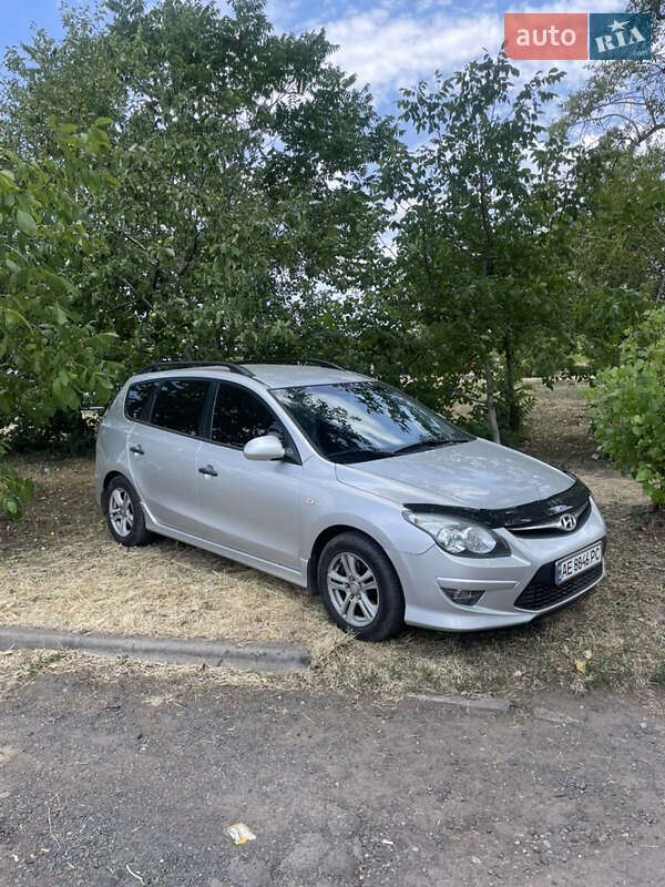 Универсал Hyundai i30 2011 в Кривом Роге