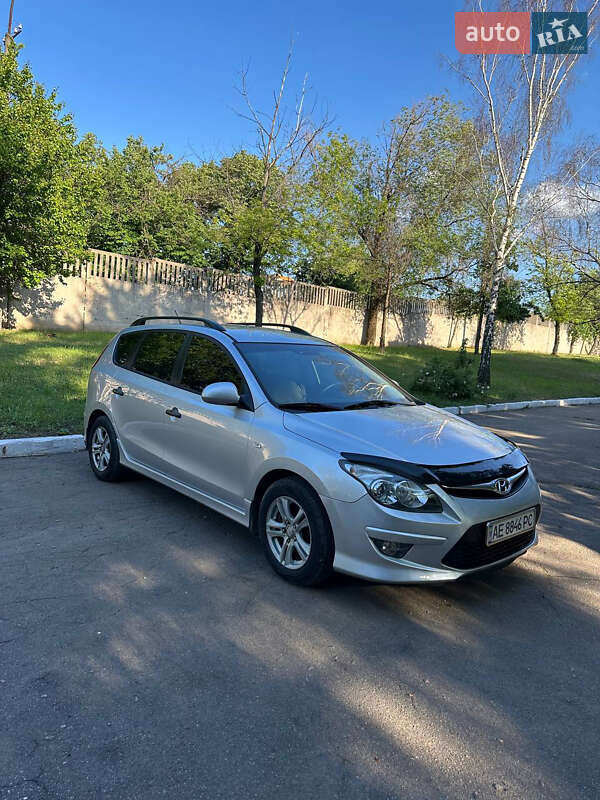 Универсал Hyundai i30 2011 в Кривом Роге