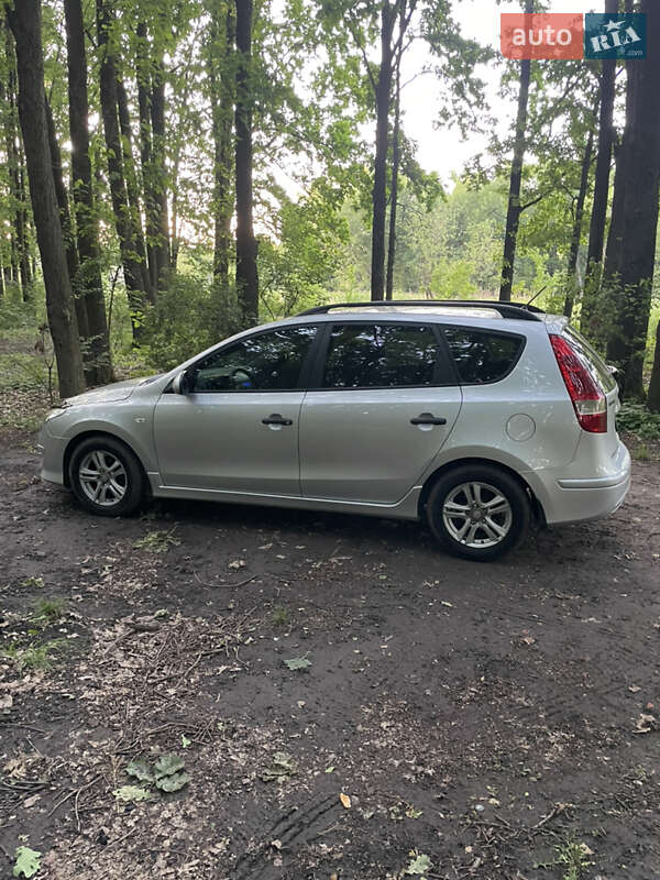 Универсал Hyundai i30 2011 в Кривом Роге