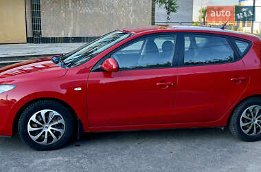Хэтчбек Hyundai i30 2008 в 