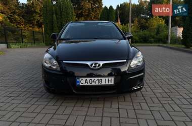 Хэтчбек Hyundai i30 2009 в 