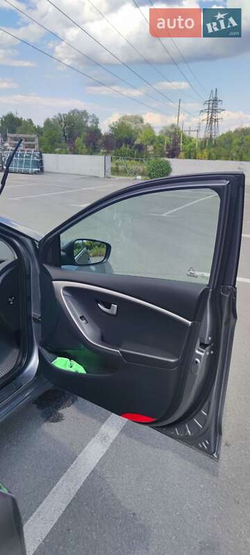 Хэтчбек Hyundai i30 2012 в Ирпене