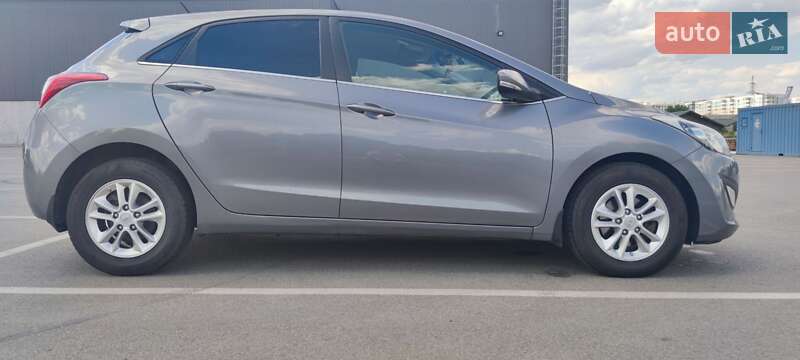 Хэтчбек Hyundai i30 2012 в Ирпене