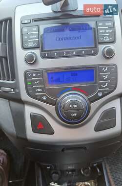 Хетчбек Hyundai i30 2011 в 