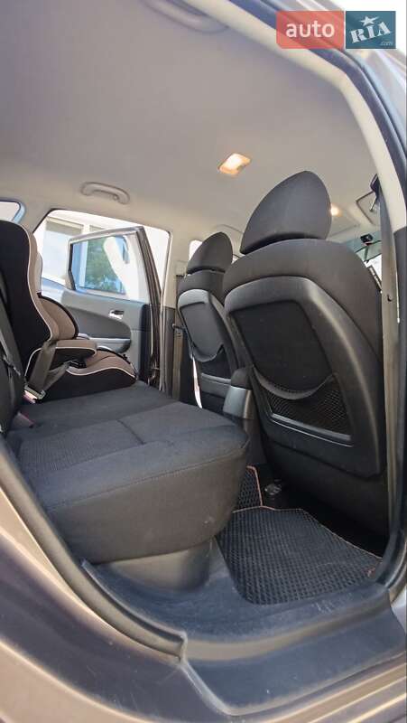 Хэтчбек Hyundai i30 2011 в Виннице