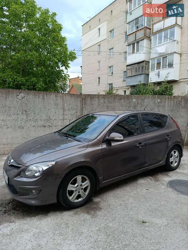 Хэтчбек Hyundai i30 2011 в Виннице