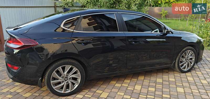Фастбэк Hyundai i30 2019 в Киеве