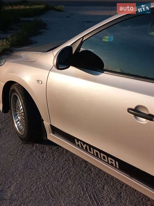 Хетчбек Hyundai i30 2010 в Нікополі