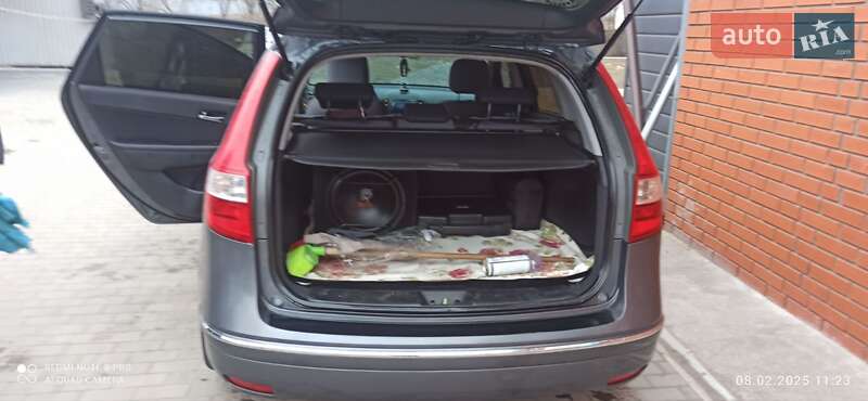 Универсал Hyundai i30 2009 в Хмельнике