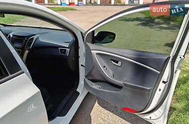 Хетчбек Hyundai i30 2012 в 
