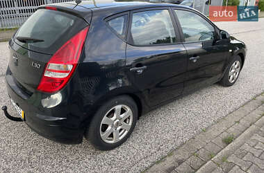 Хэтчбек Hyundai i30 2009 в 