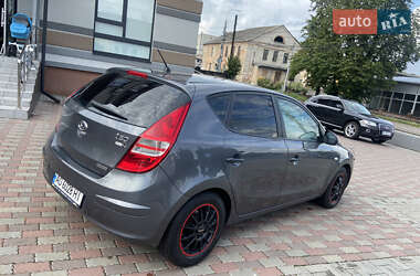 Хэтчбек Hyundai i30 2009 в 