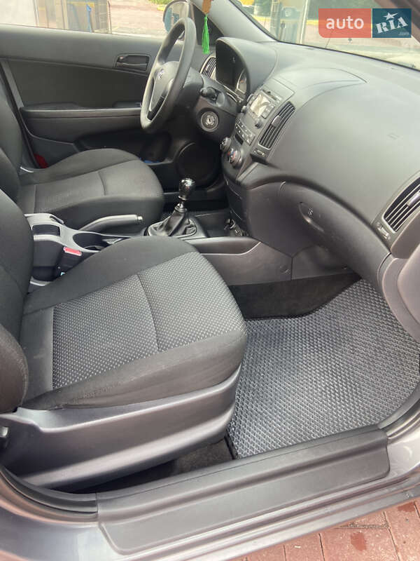 Хэтчбек Hyundai i30 2009 в Ровно