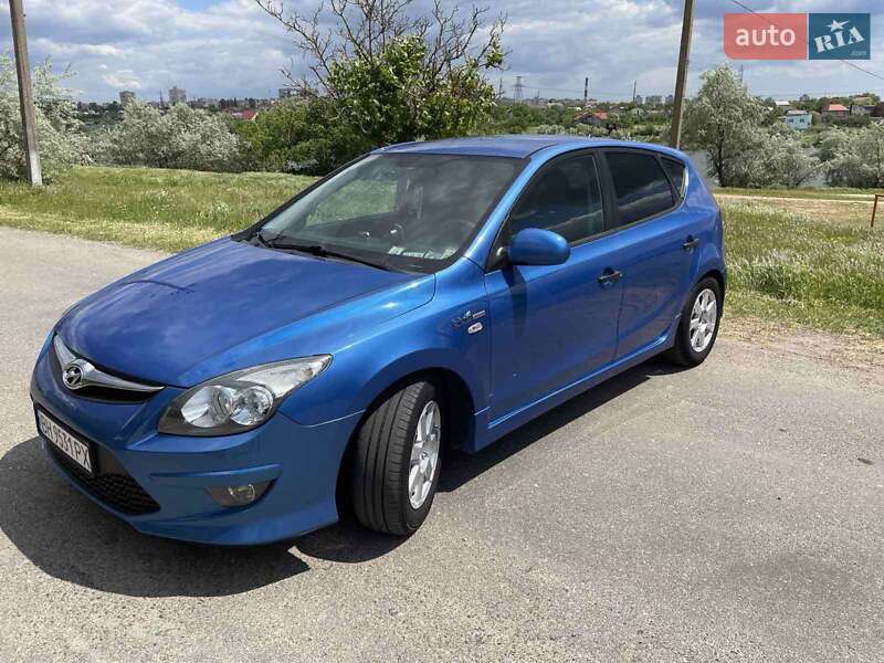 Хэтчбек Hyundai i30 2010 в Одессе