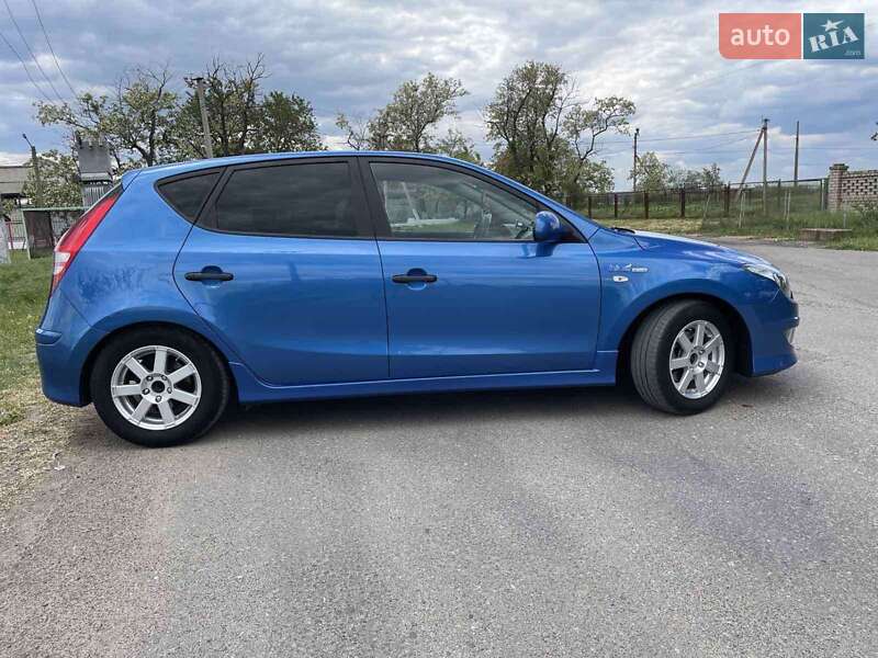 Хэтчбек Hyundai i30 2010 в Одессе